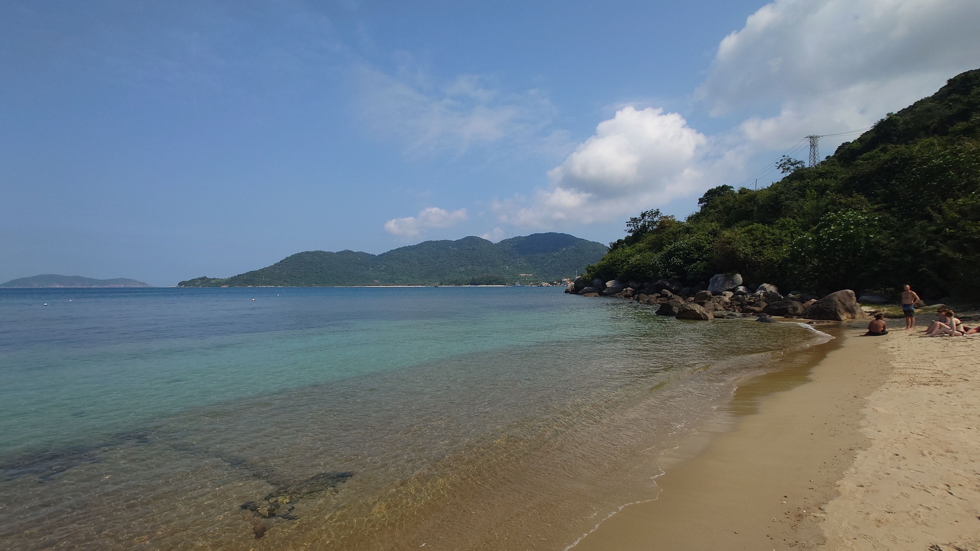 Bai Xep の透明度の高い海と白い砂浜