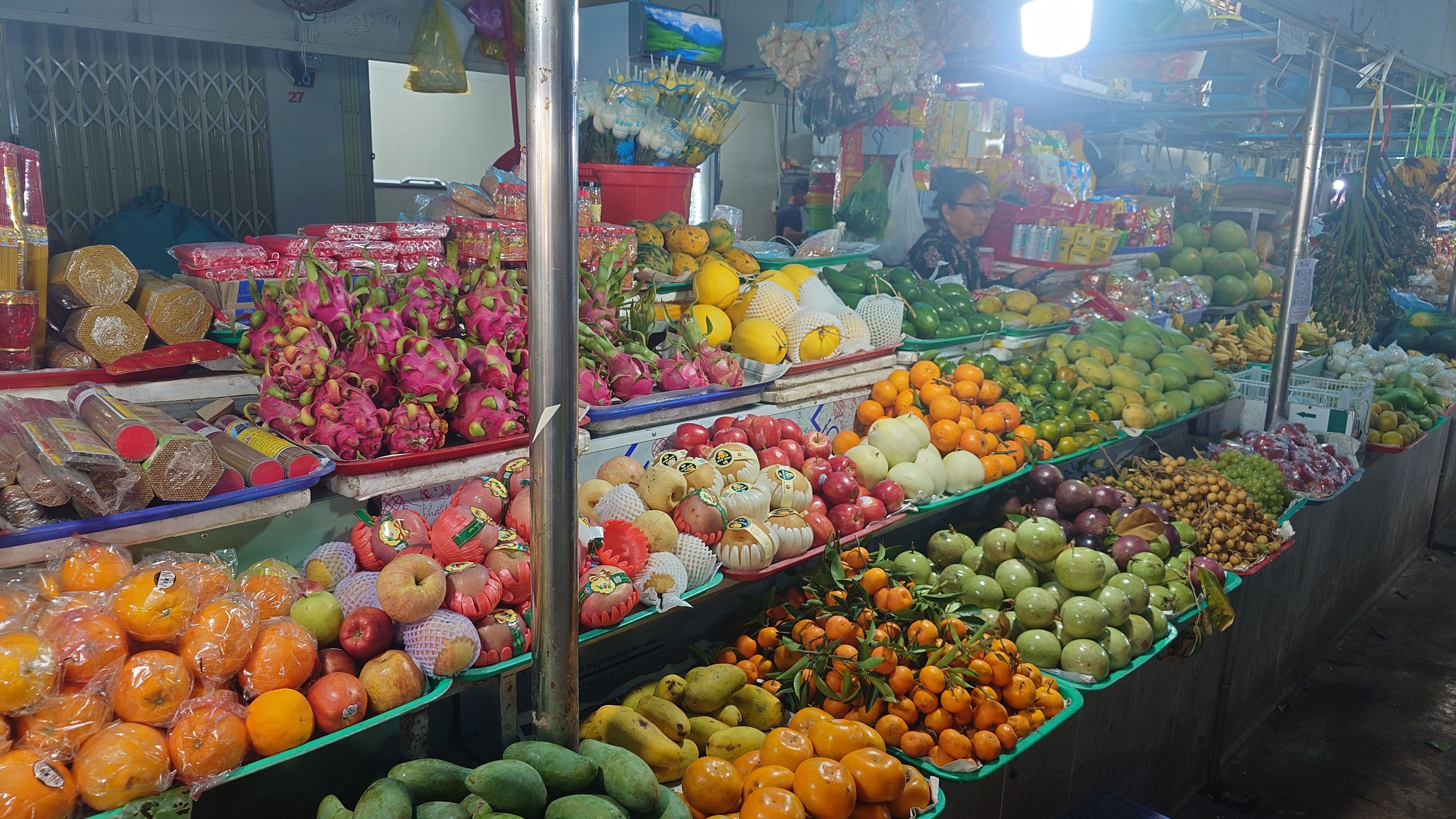 Market scene with colorful tropical fruits