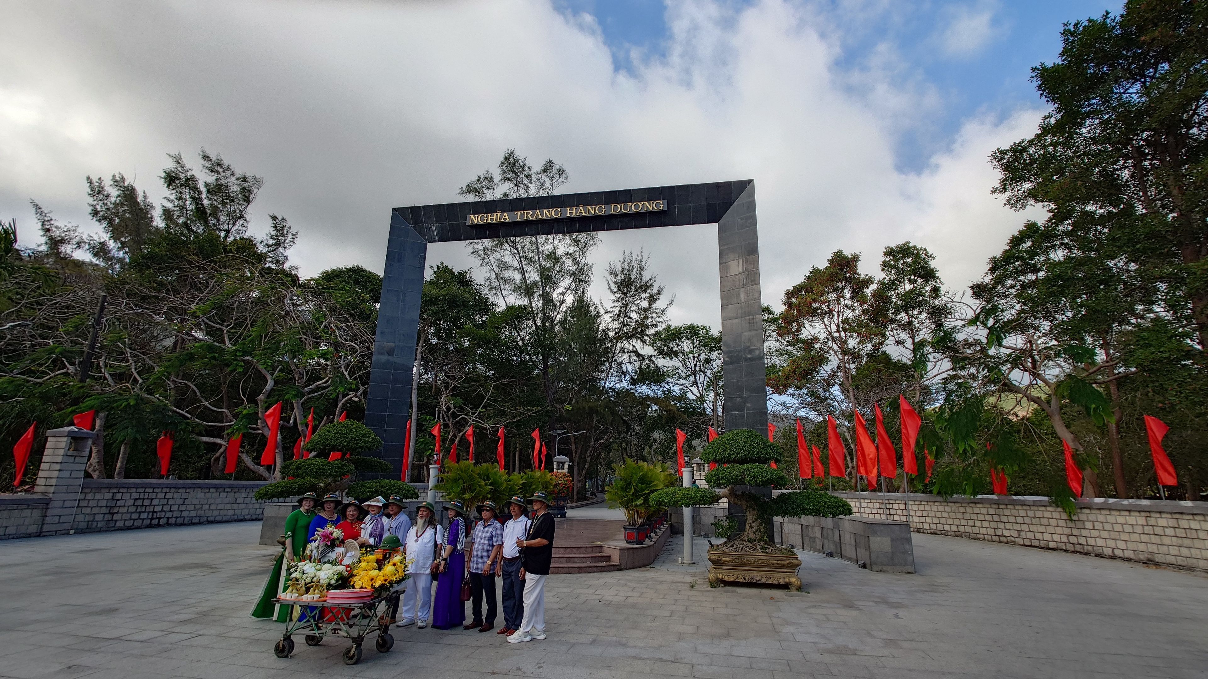 ハンズオン墓地