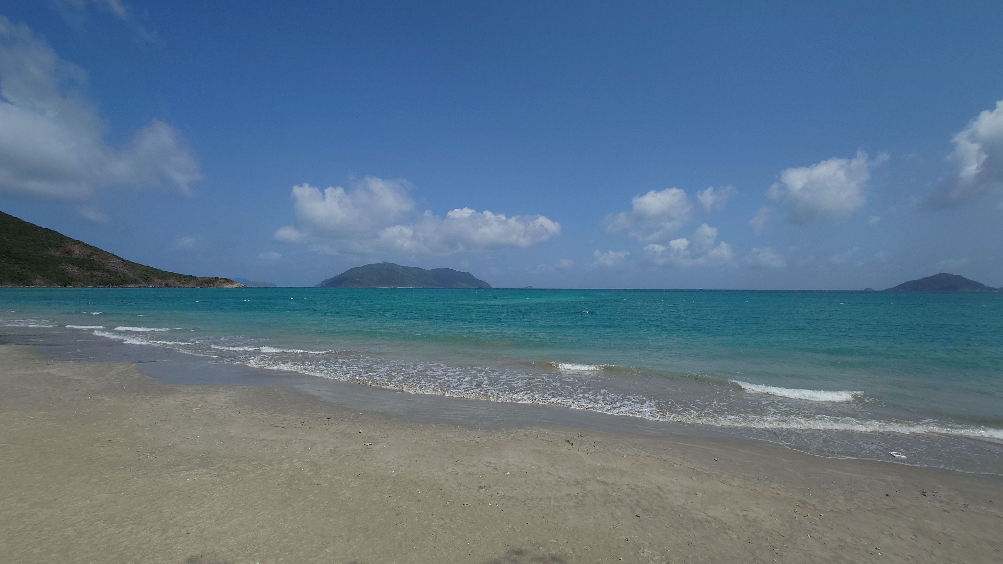 ロイボイビーチの砂地