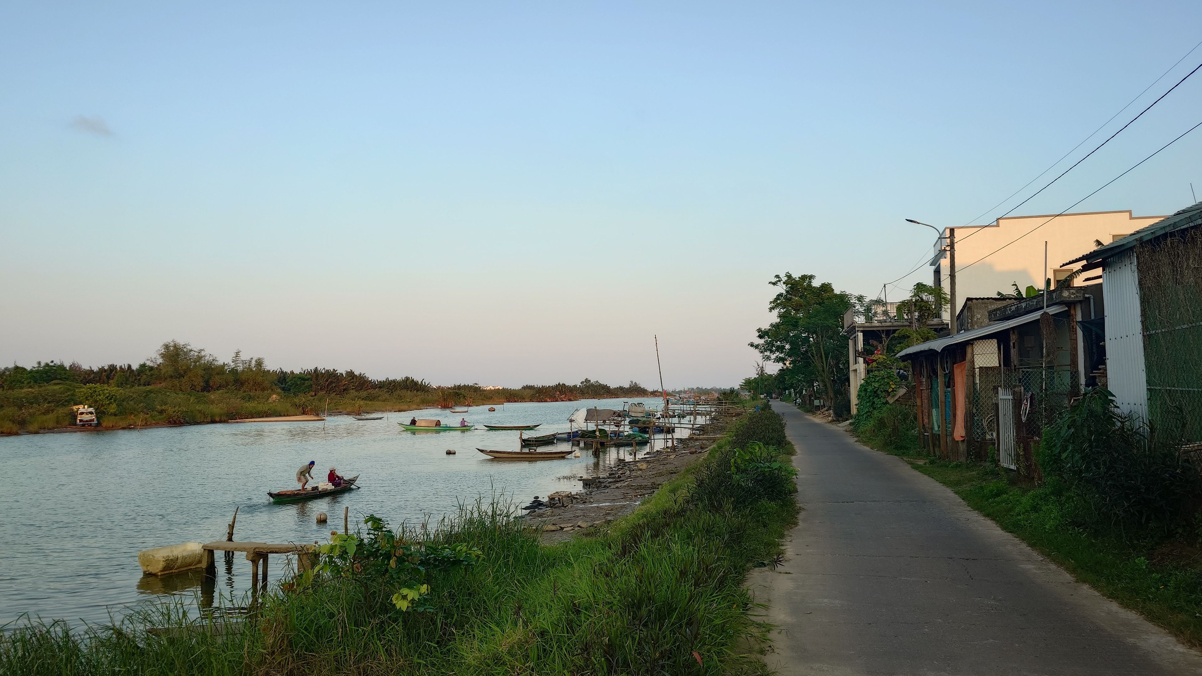 カムキム島の川沿いルート