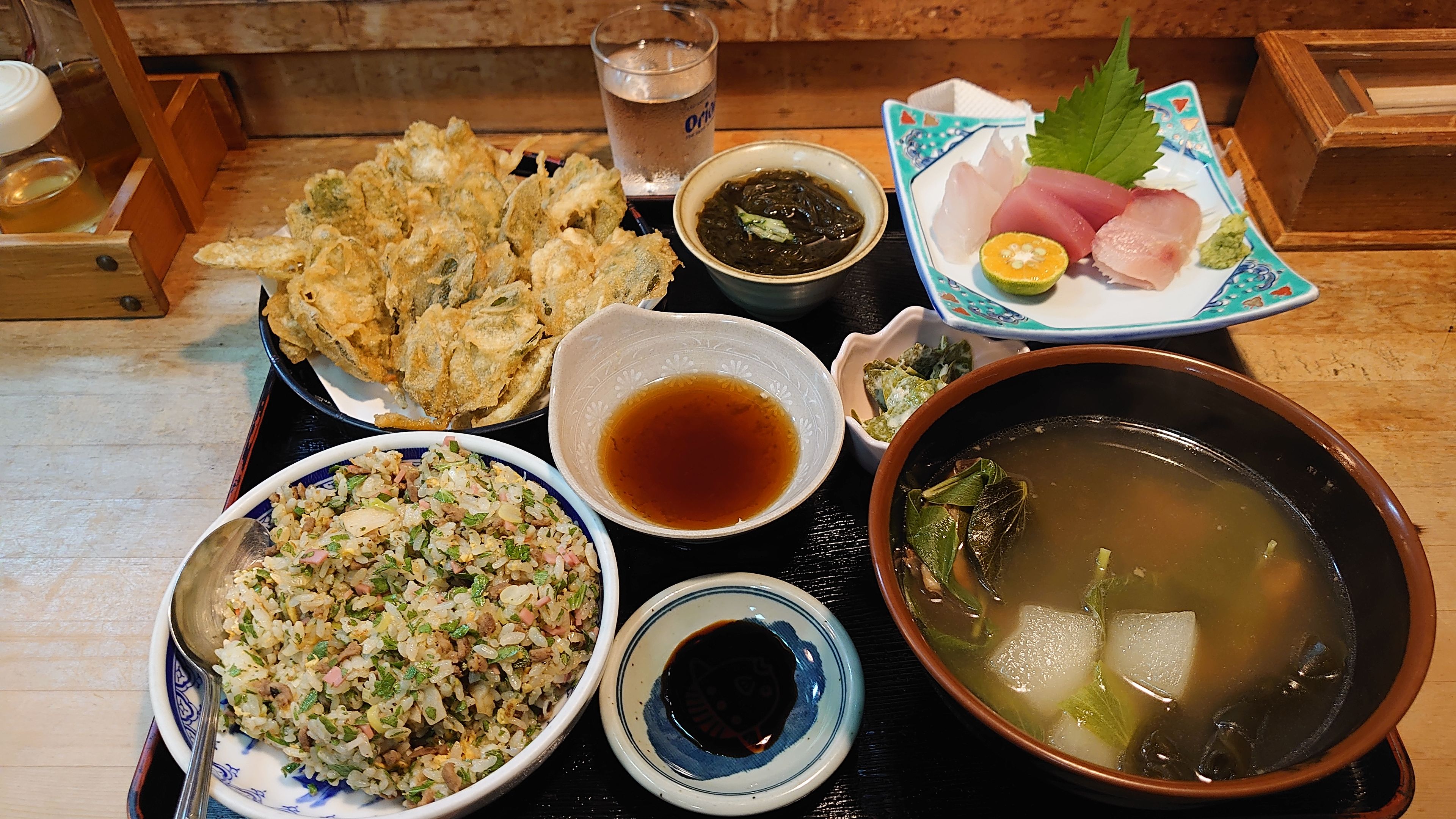 亀吉 (Kameyoshi) - ボリューム満点の島料理