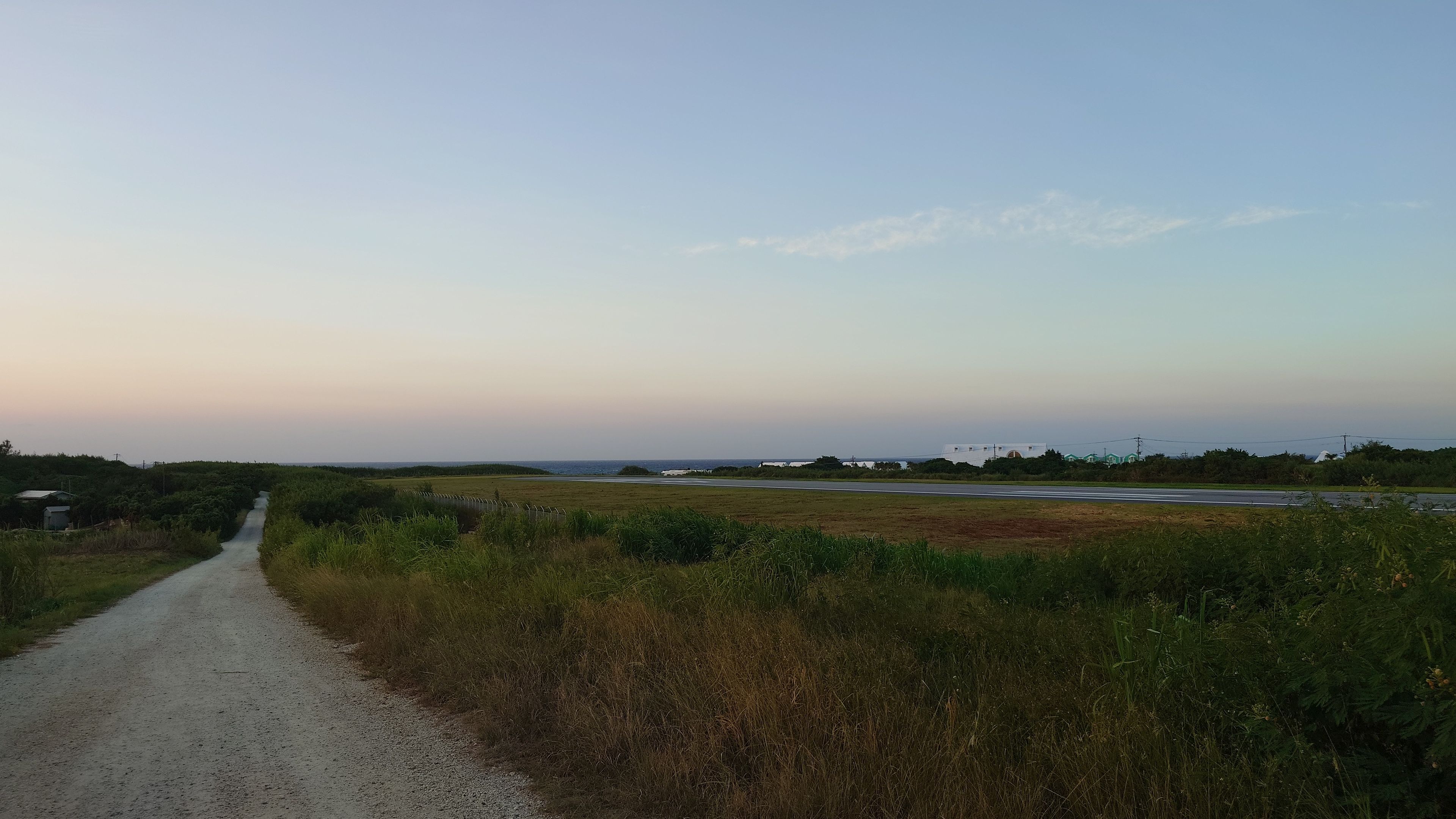 コーラルウェイ / 飛行場