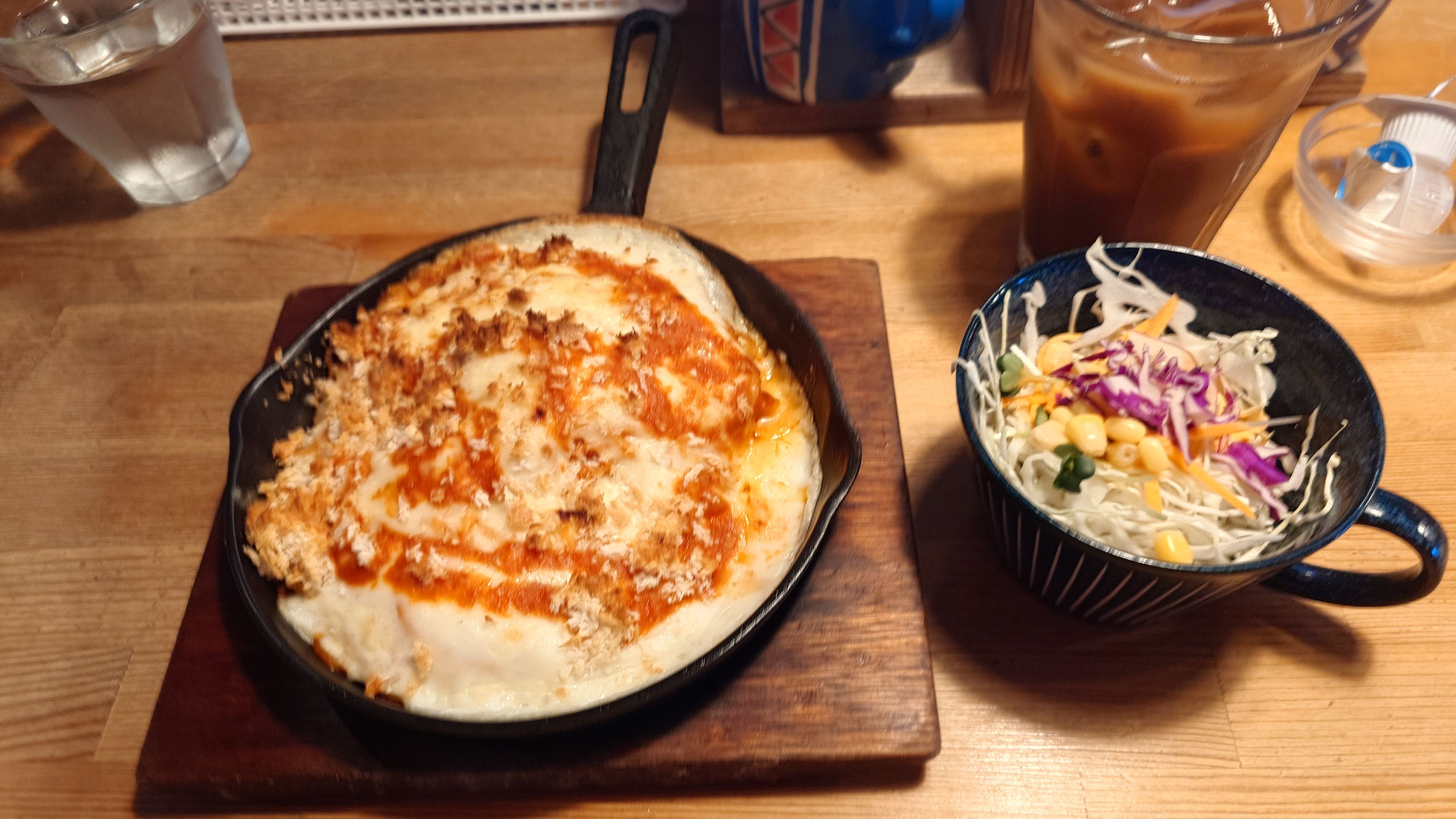 カフェレストラン 海岸通りの名物メニュー「ナポグラ」（ナポリタンとグラタンの組み合わせ）