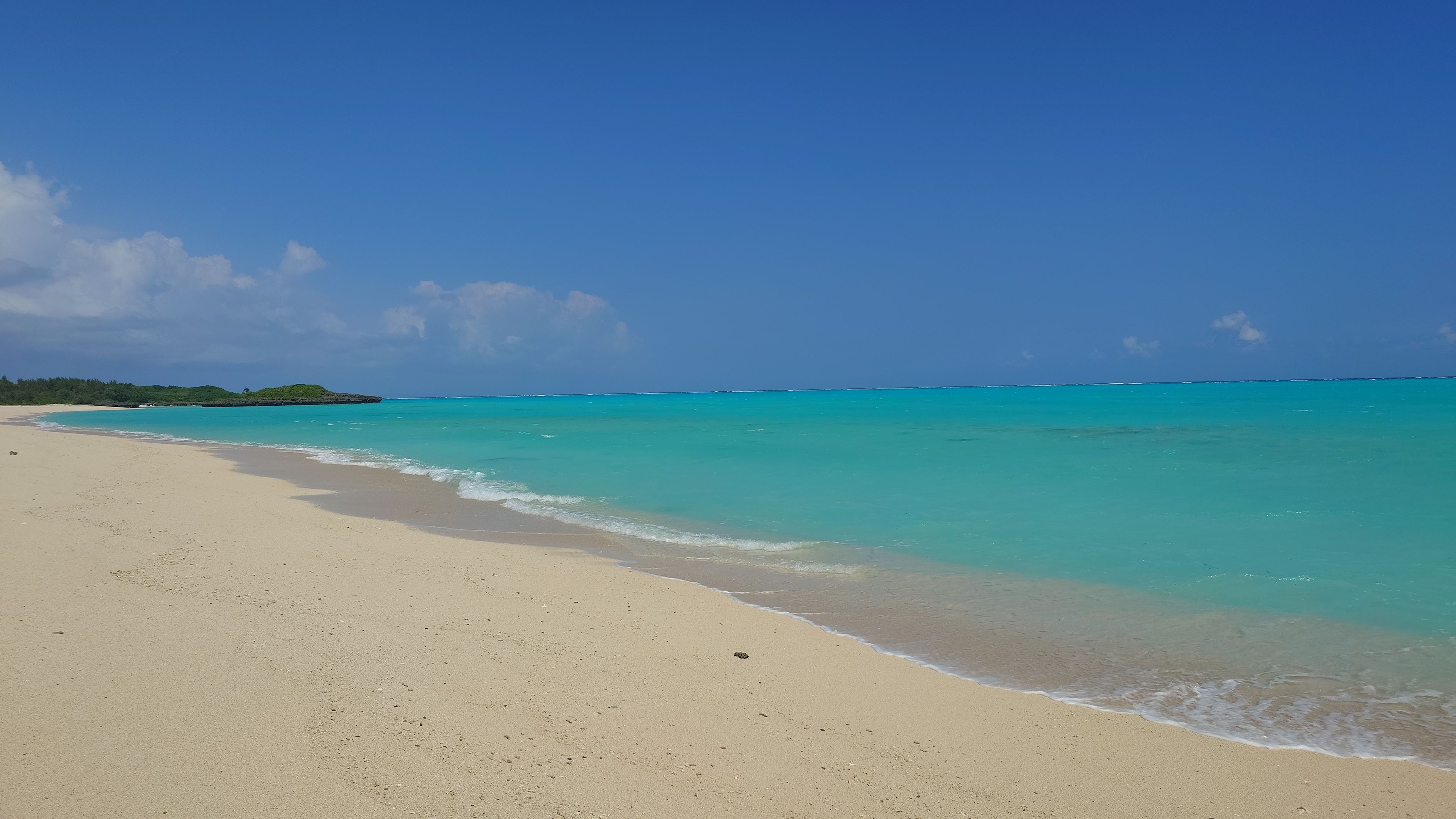 クリスタルビーチと美しい海